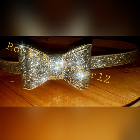 Tatyana Gold Glitter RockABilly Big Bow No Show Vegan Leather 23.5" to 40" Belt - Picture 3 of 4